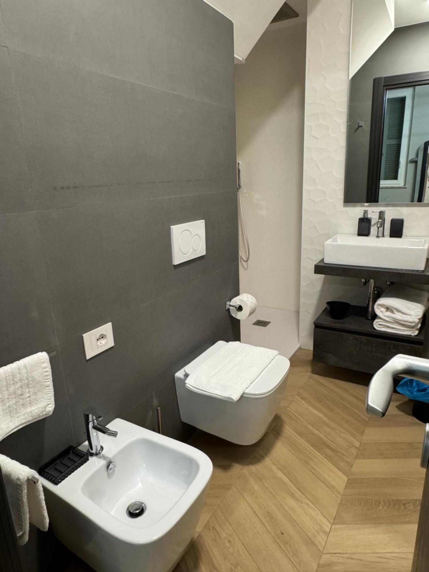 Sky Luxury Rooms Nettuno Eksteriør billede